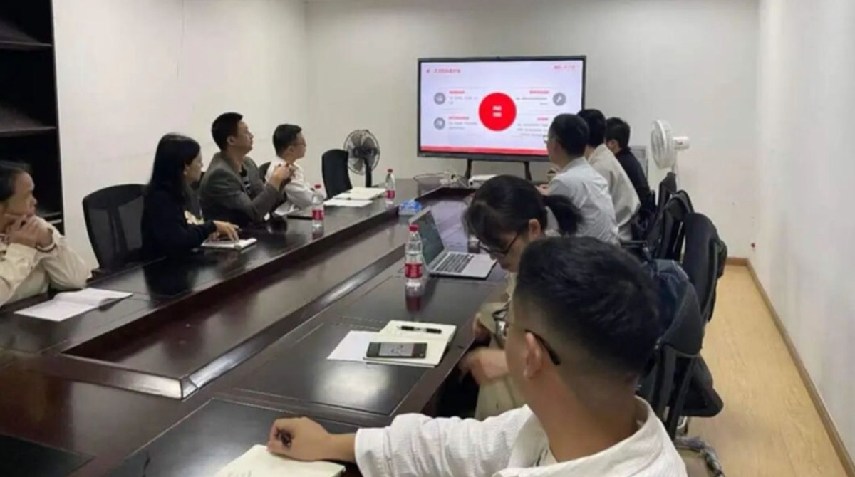当AI闯进传统行业：干了十几年的老师傅，不如AI懂生意？（新浪财经报道配图）